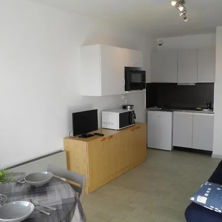 Appartement Studio Sète, 1 Pièce, 4 Personnes - Fr-1-338-151 Sète